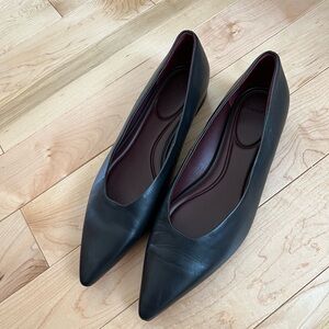 Vince Isabel Black Leather Pointed Flats 8US